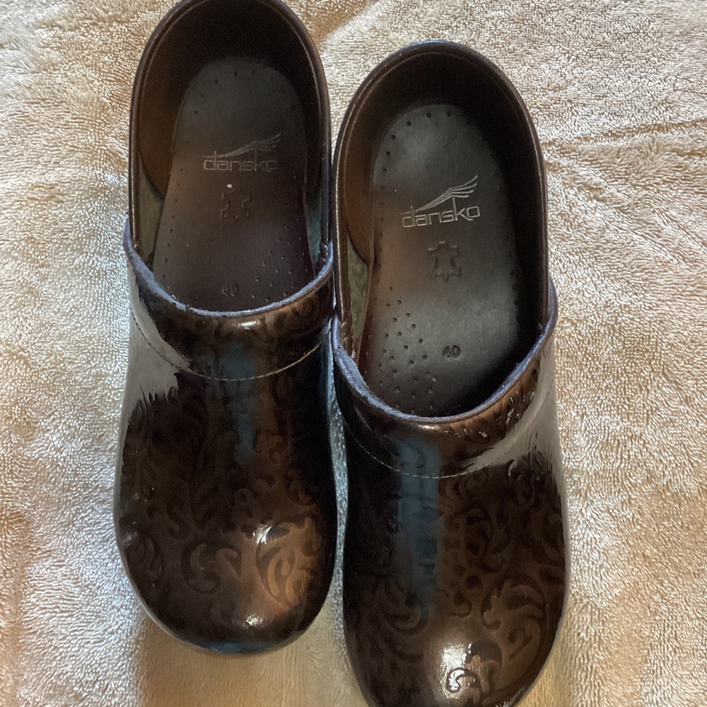 Dansko BROWN Clogs Size 40 9.5-10 Nurse Waitress Shoes